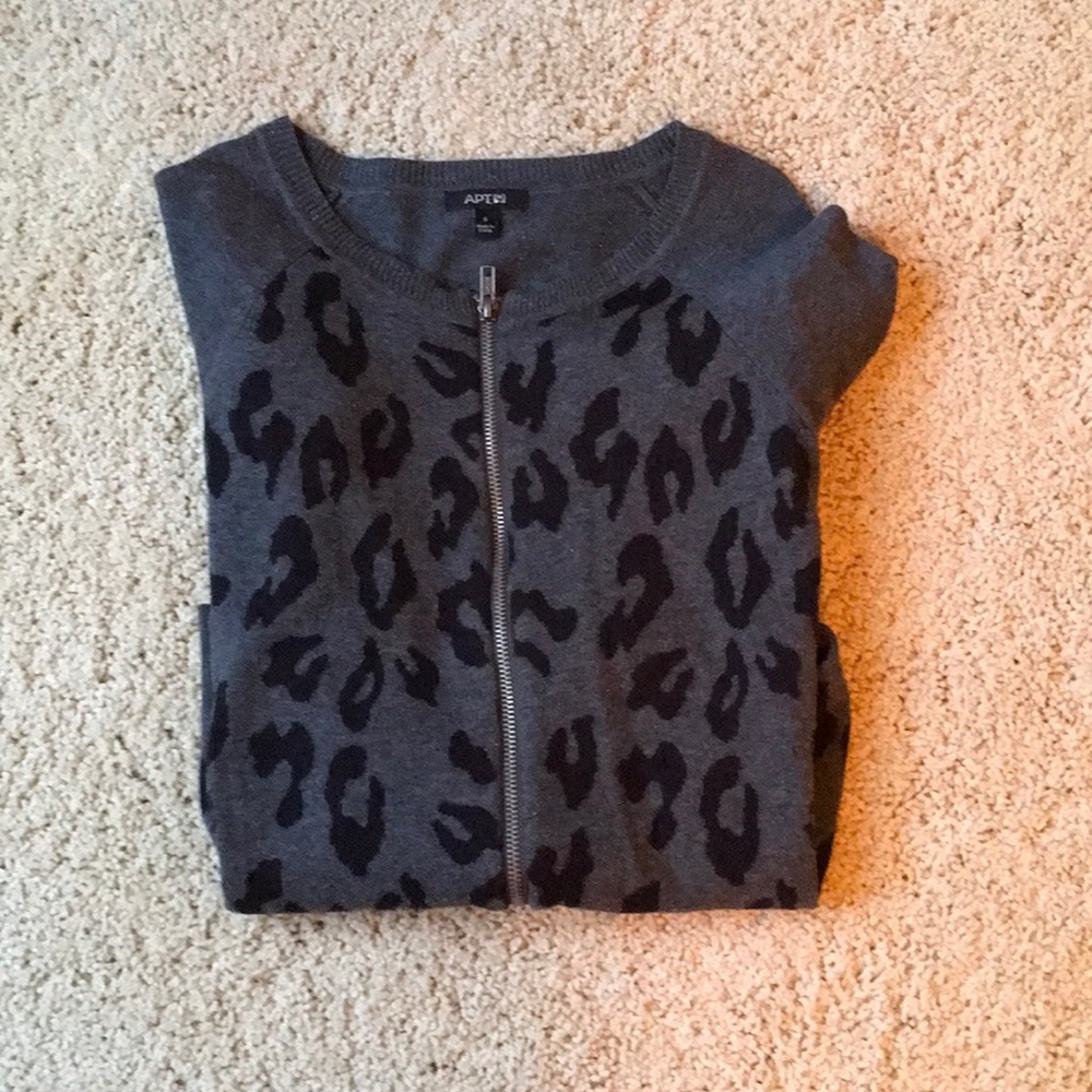 Cardigan sweater